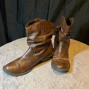 4 / 40$ Brown Leather Ankle Boots